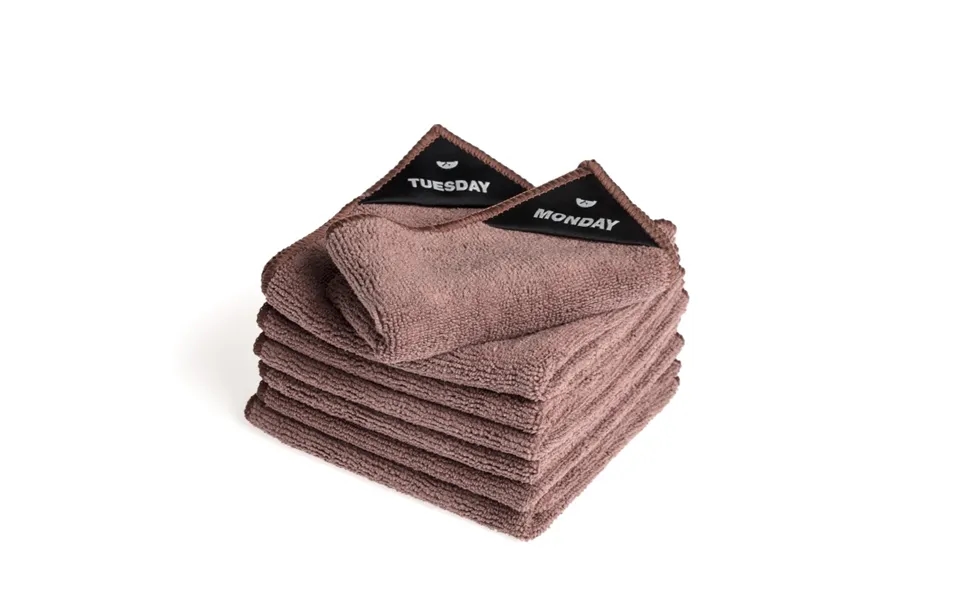 Ja Tak , Ugeklude - Støvet Rosa