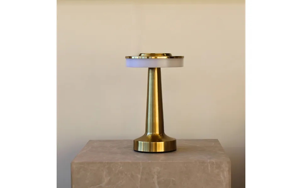 Lyneham Led Bordlampe - Messing