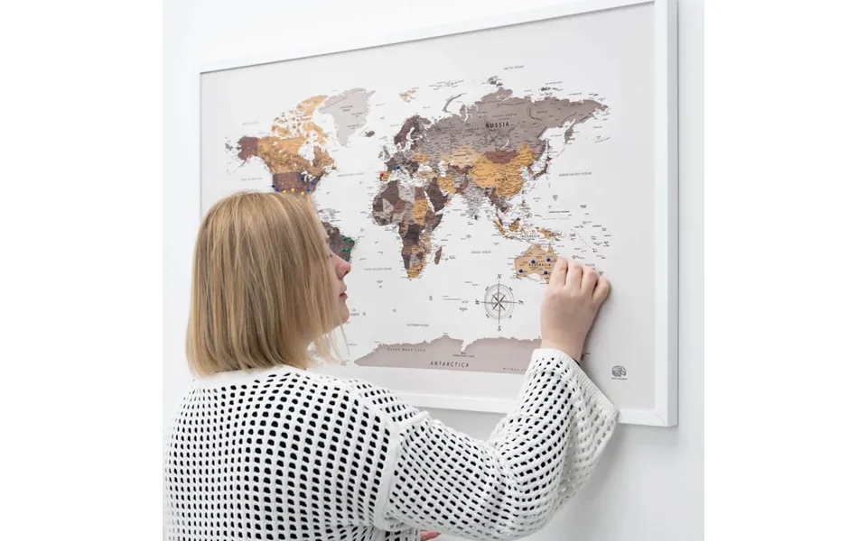 Verdenskort Med Nåle På Lærred Desert S 50 X 75 Cm Ingen Ramme
