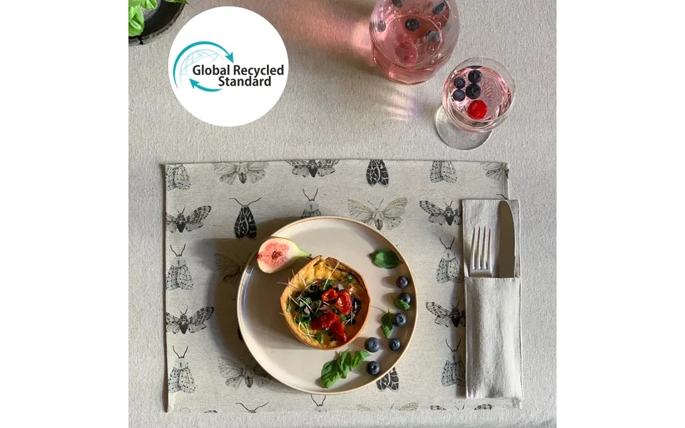 Genanvendt Dækkeserviet Med Natsværmere-print - Nord Wings Kollektion