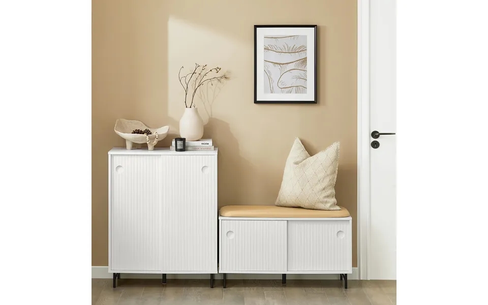 Smukt Entrésæt Med En Kommode Skoskab Og En Skobænk - Skandi-stil