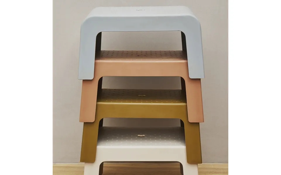 Ulla Step Stool