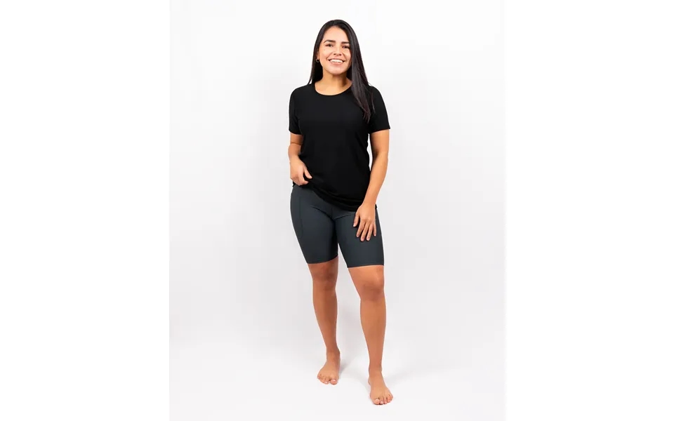 Vigga Fitted Black T-shirt - Extra Length