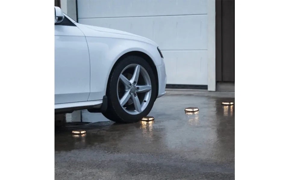 Solcelleladet Belysning Til Indkørsel