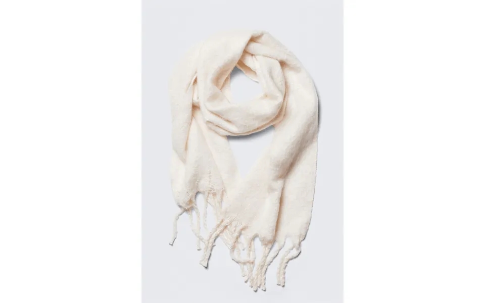 Chunky Fringed Scarf